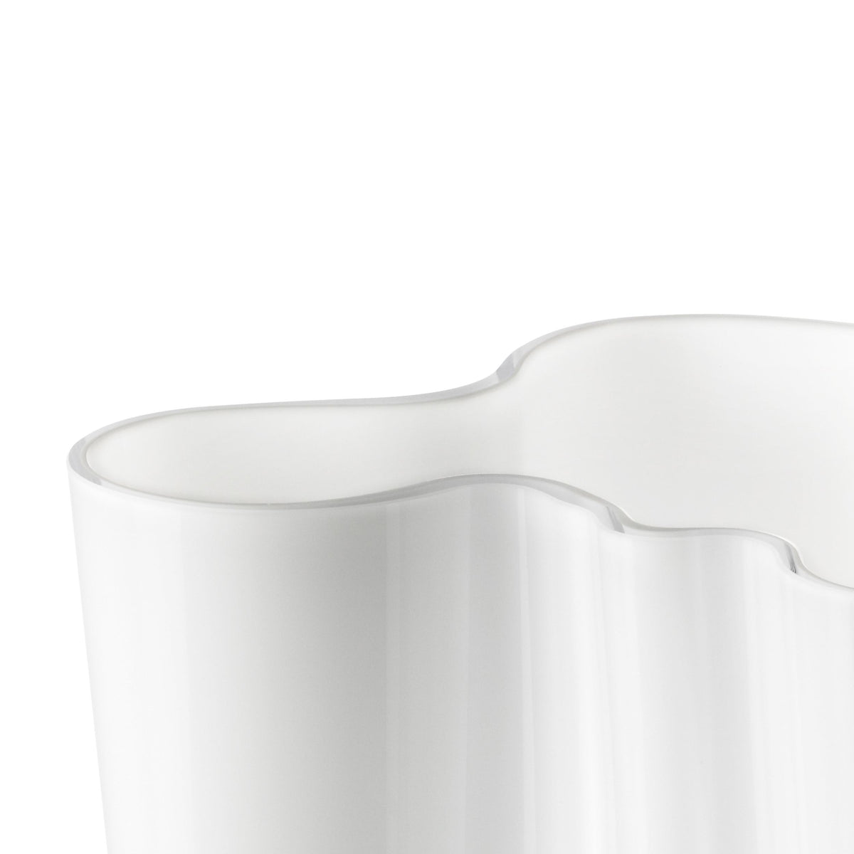 Alvar Aalto Collection Vase 120mm opal - Aalto vase 120mm opal