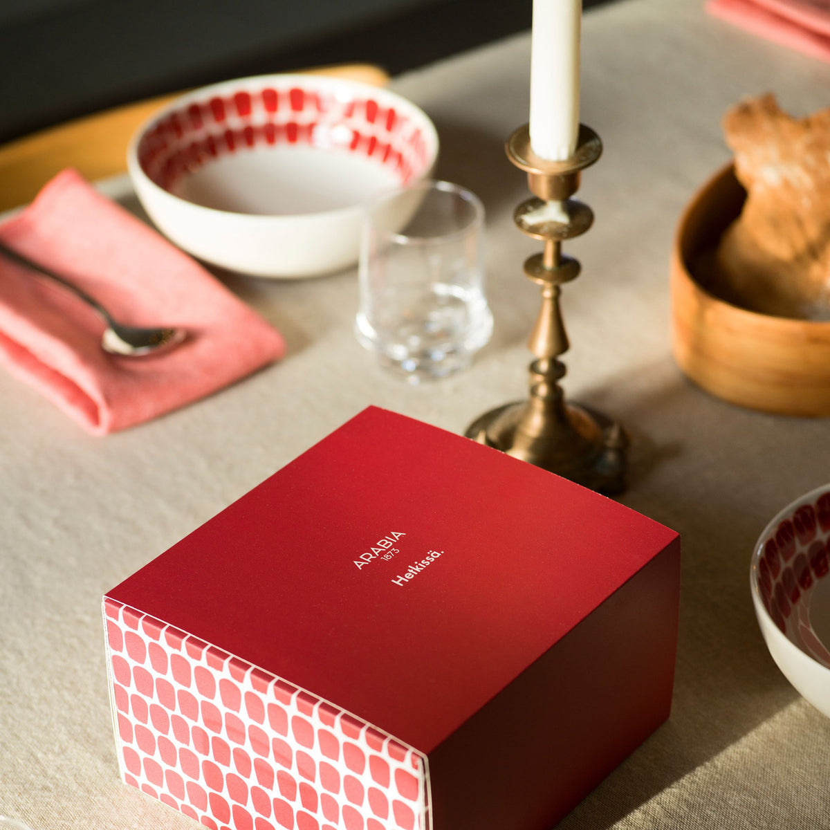 Tuokio djup tallrik 18cm röd - Tuokio plate deep 18cm red