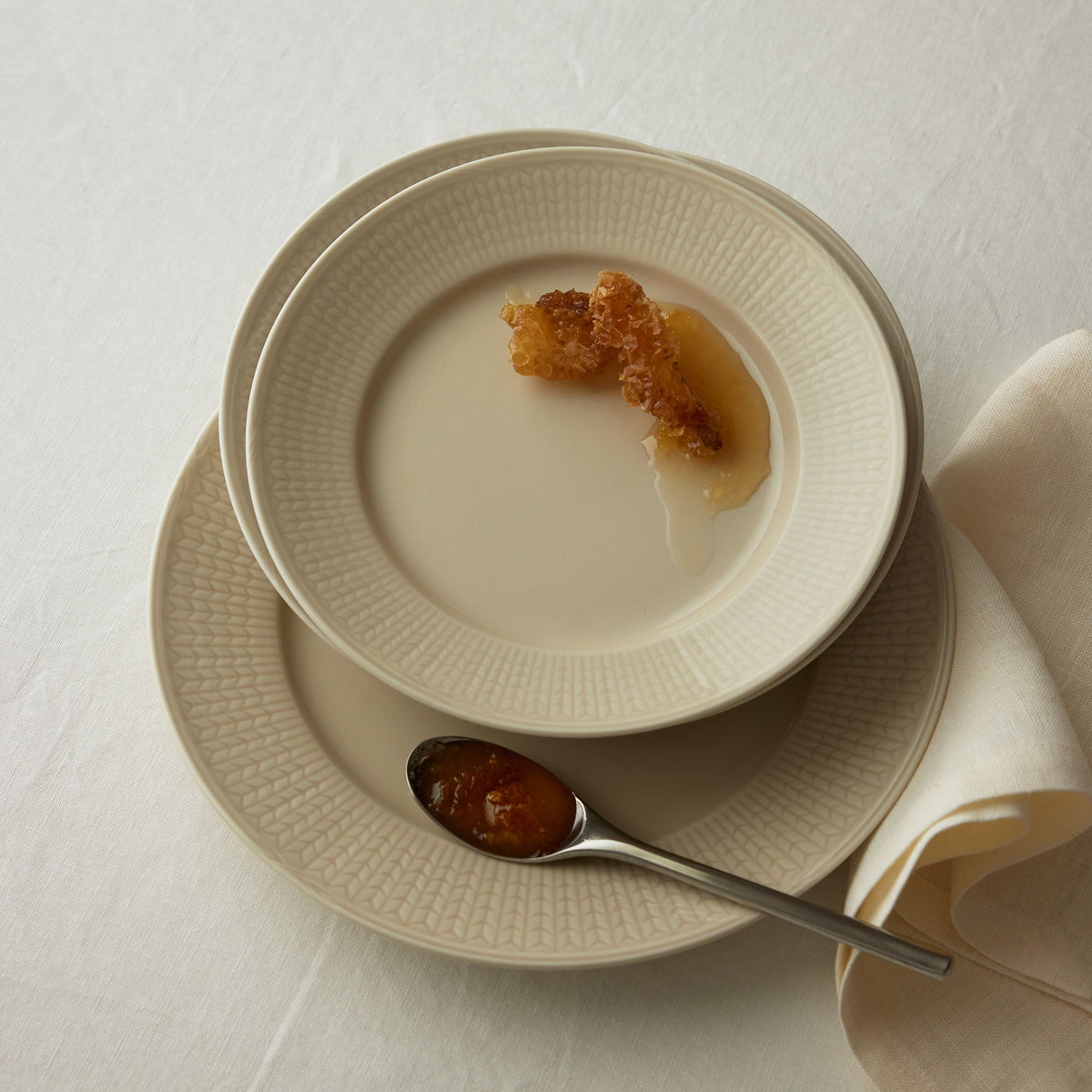 Swedish Grace tallrik 27cm havre - SWGR plate 27cm oat