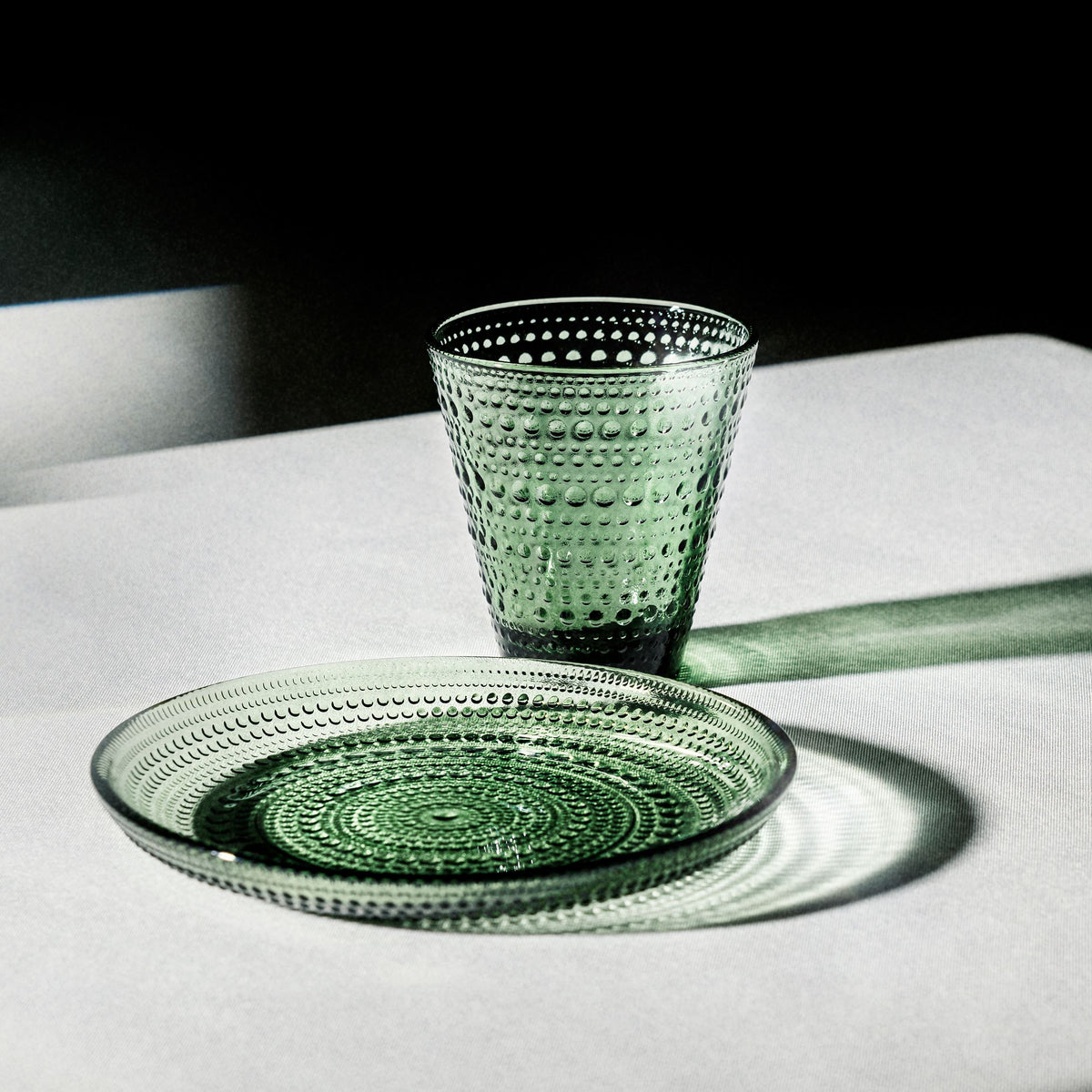 Kastehelmi-Teller 170mm Tannengrün - Kastehelmi plate 170mm pine green