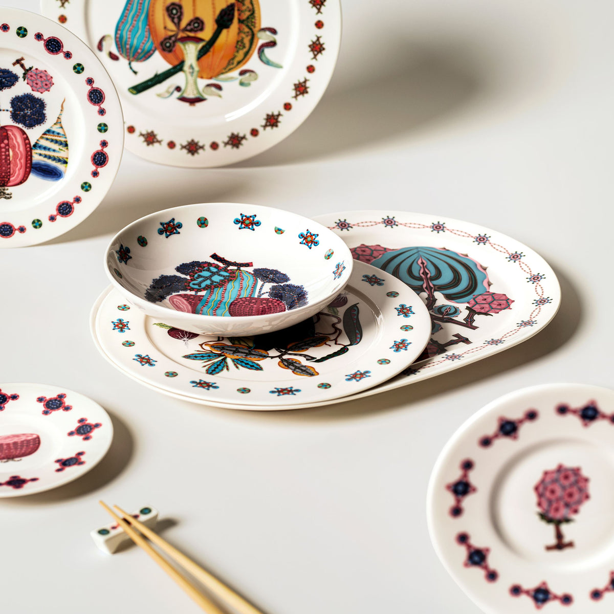 Taika tarjoilulautanen 41cm Sato - Taika serving plate 41cm Sato