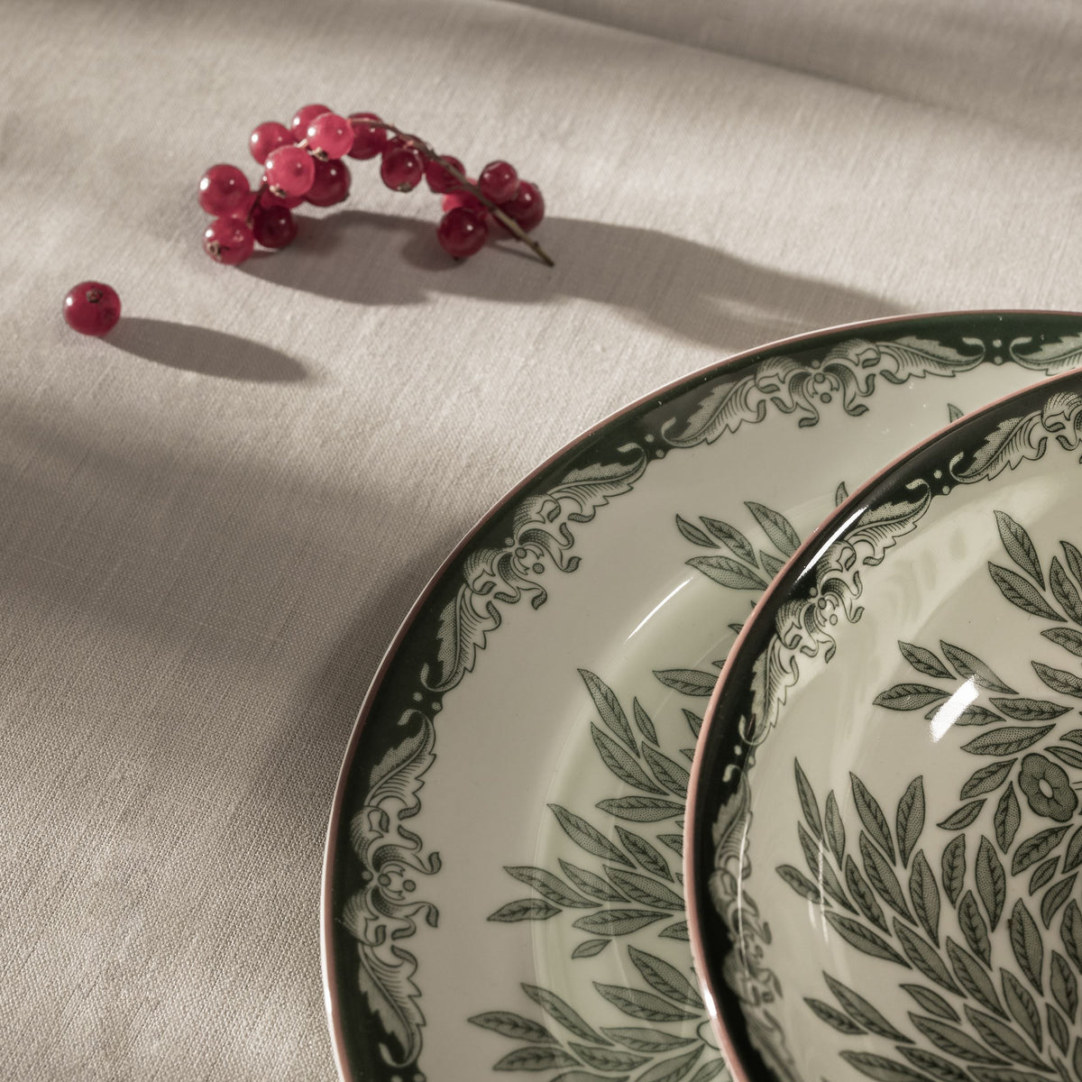Ostindia Floris plate deep 22cm grön - Ostindia Floris plate deep 22cm green