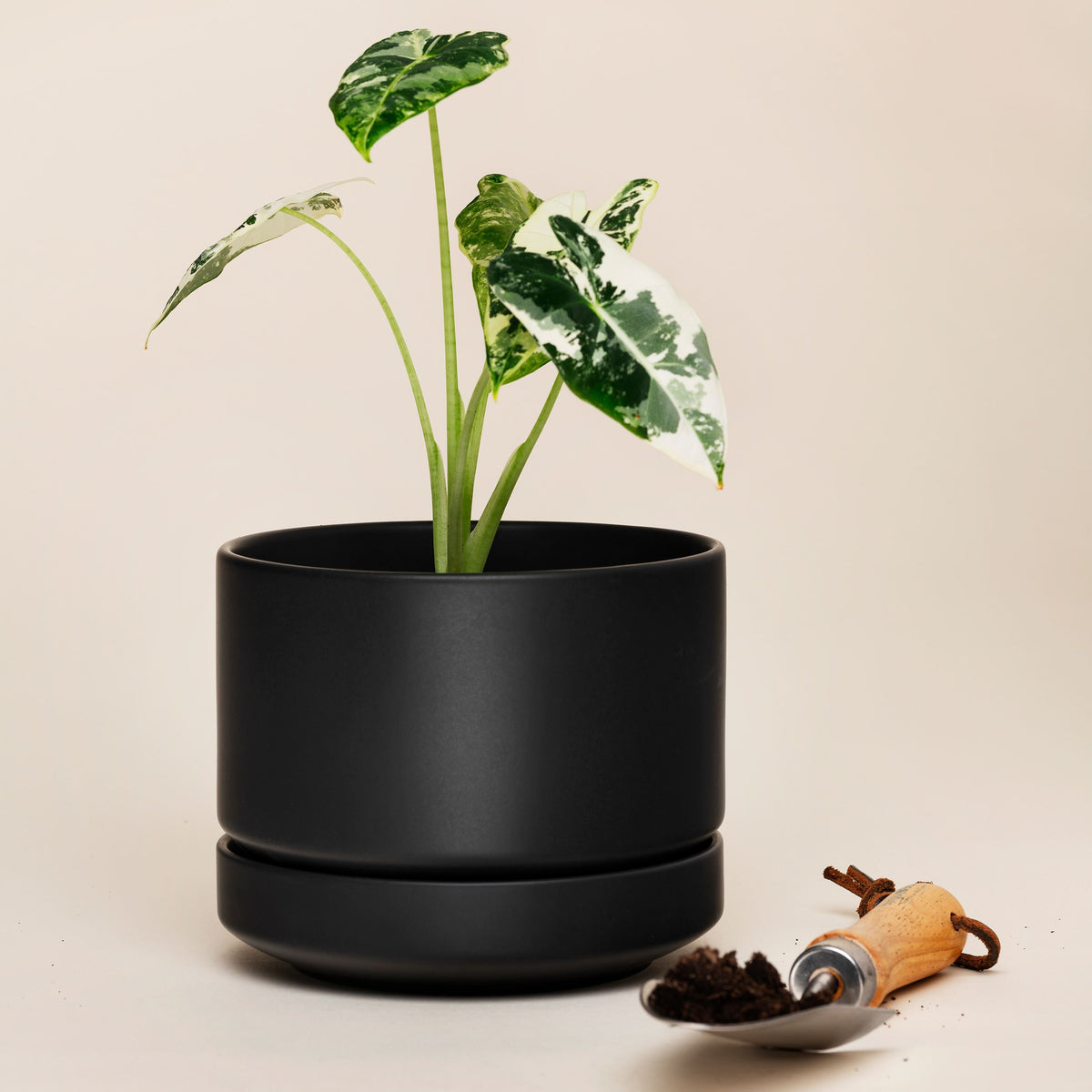 Arabia kukkaruukku SN 16cm matta musta - Arabia plant pot SN 16cm black matt