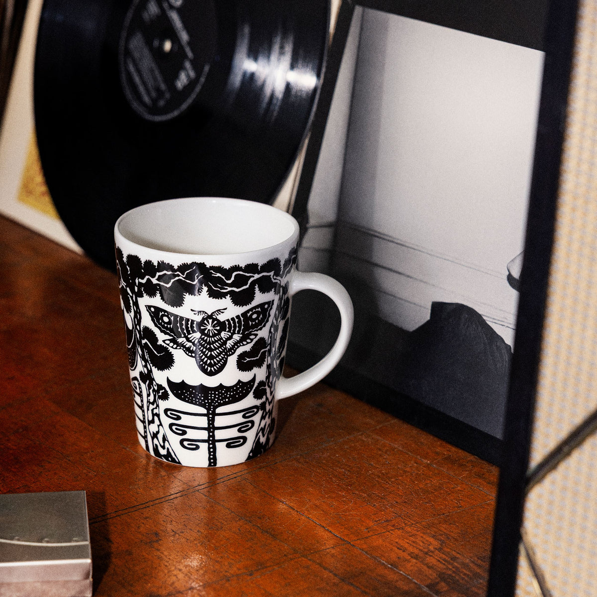 Taika Becher 0,4L Yö s/w Geschenkbox - Taika mug 0,4L Yö b/w gift box